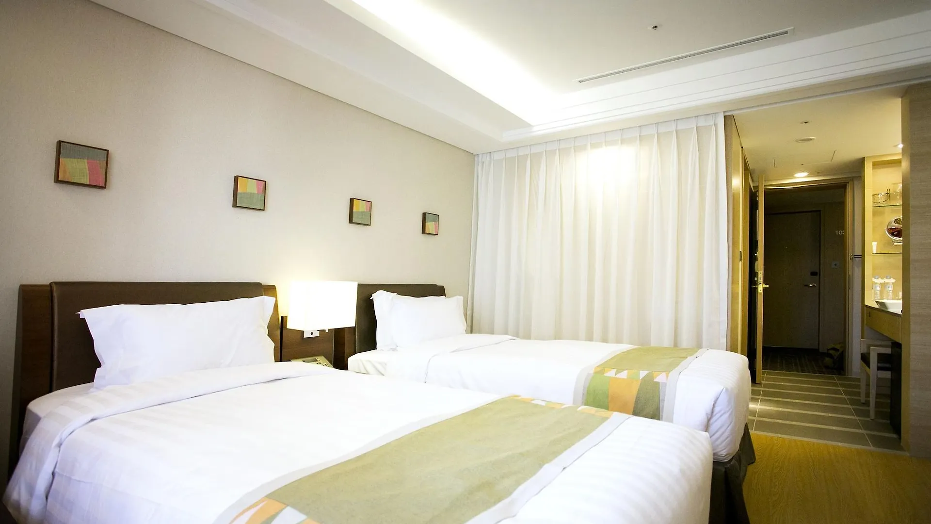 Seoul Garden Hotel 4*,